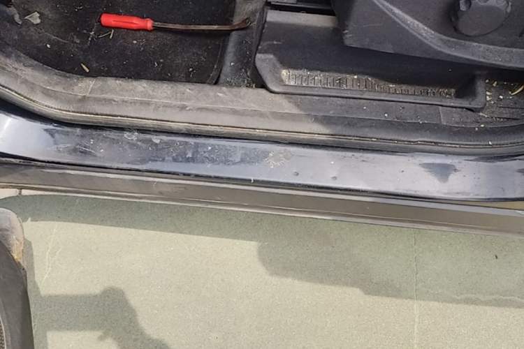 Used Ford Kuga 2013 1.6L GTDi Two-Wheel-Drive Comfort Model Left Side Sill