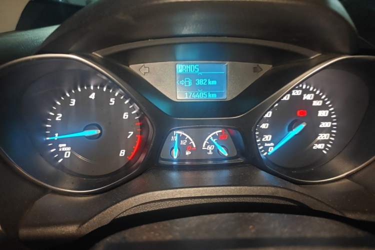 Used Ford Kuga 2013 1.6L GTDi Two-Wheel-Drive Comfort Model Odometer Close Up