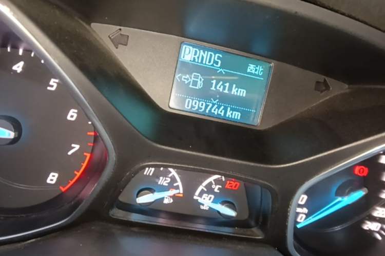 Used Ford Kuga 2013 1.6L GTDi Two-Wheel-Drive Trend Model Odometer Close Up