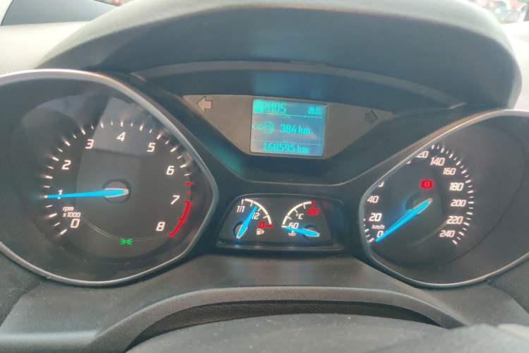 Used Ford Kuga 2013 1.6L GTDi Two-Wheel-Drive Trend Model Odometer Close Up