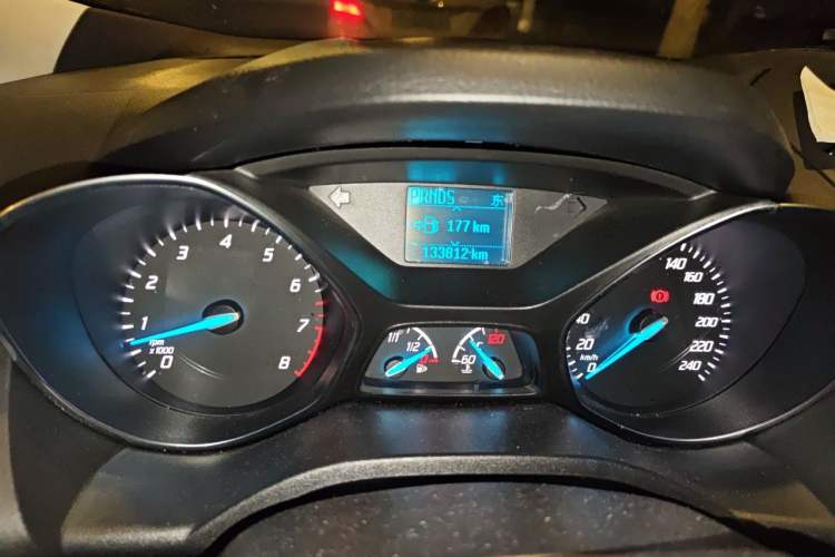 Used Ford Kuga 2013 1.6L GTDi Two-Wheel-Drive Trend Model Odometer Close Up