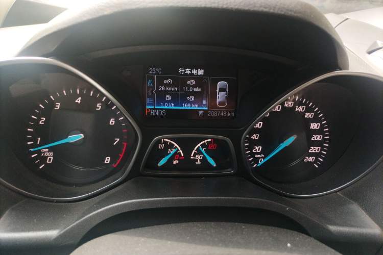 Used Ford Kuga 2013 2.0L GTDi Four-Wheel-Drive Elite Model Odometer Close Up
