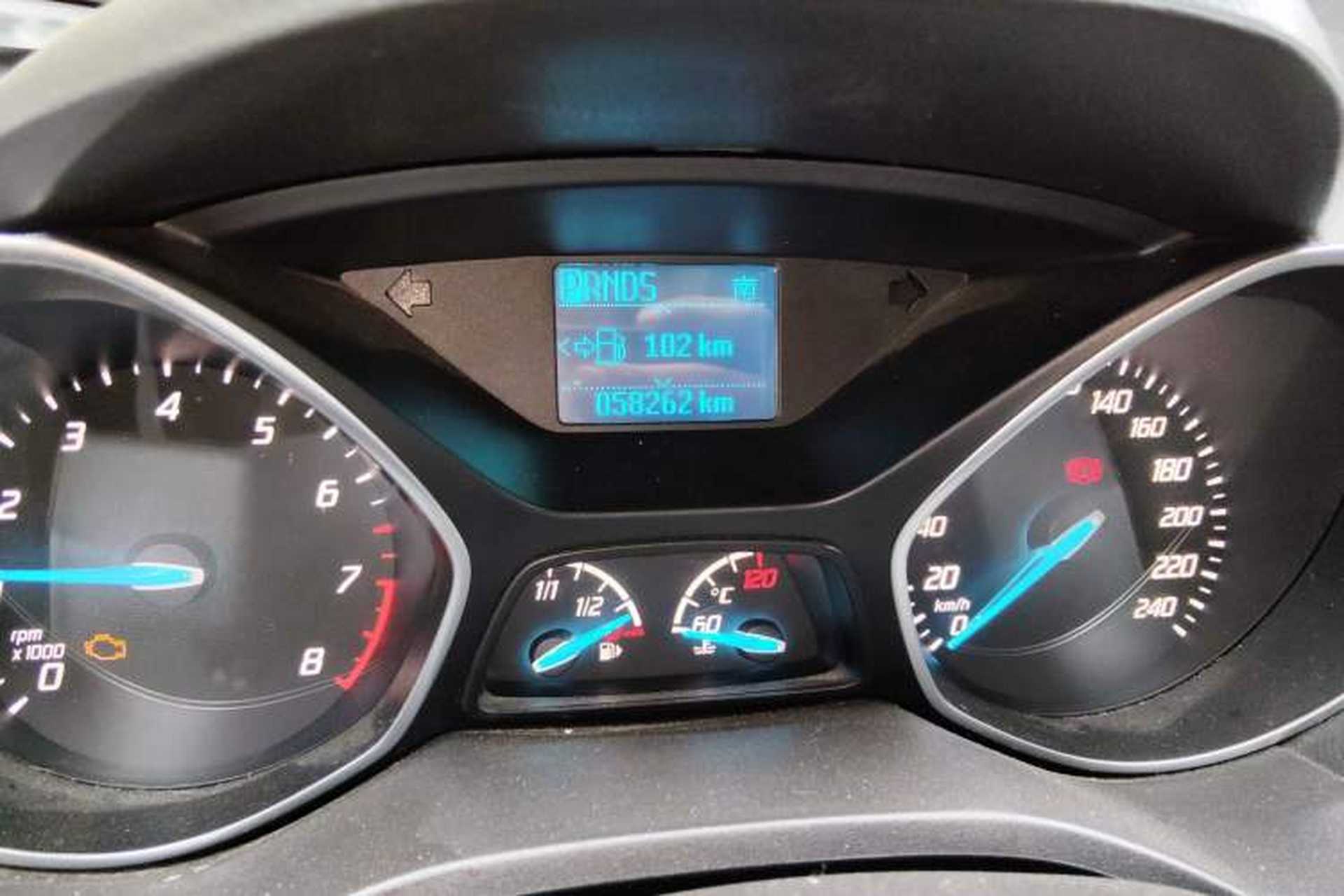 Used Ford Kuga 2013 1.6L GTDi Two-Wheel-Drive Trend Model Odometer Close Up