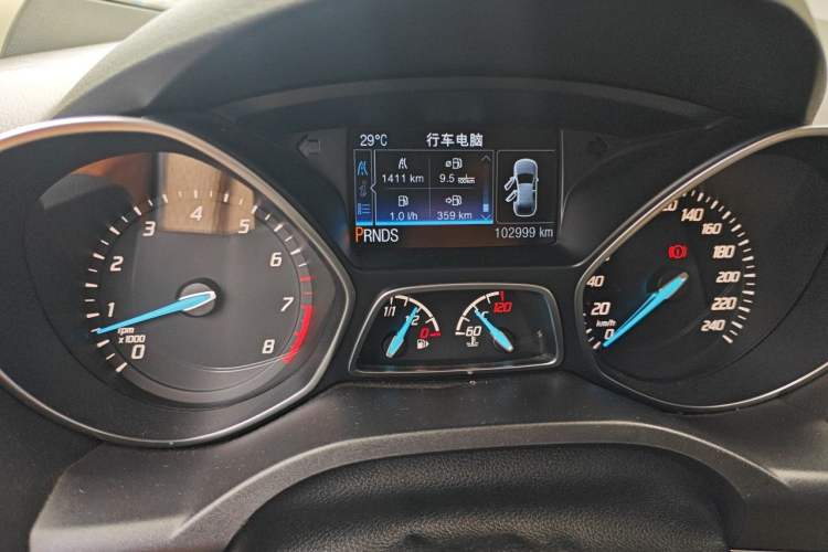 Used Ford Kuga 2013 2.0L GTDi Four-Wheel-Drive Elite Model Odometer Close Up