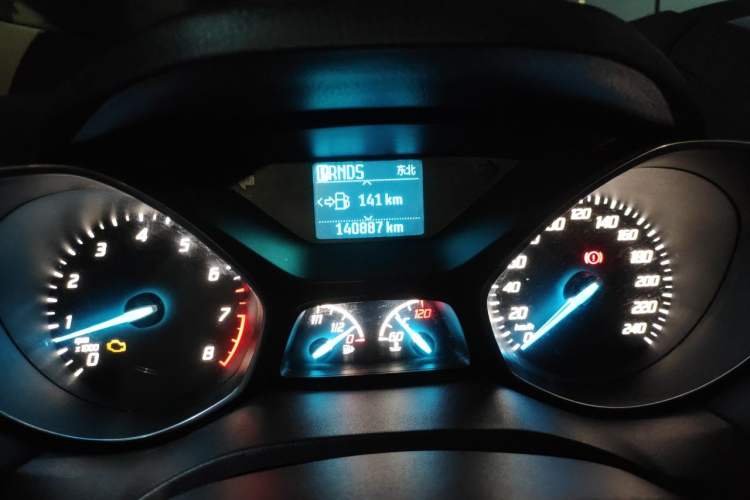 Used Ford Kuga 2013 1.6L GTDi Two-Wheel-Drive Trend Model Odometer Close Up