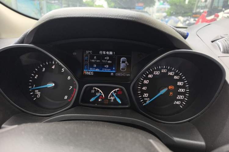 Used Ford Kuga 2013 1.6L GTDi 4x4 Elite Model Odometer Close Up