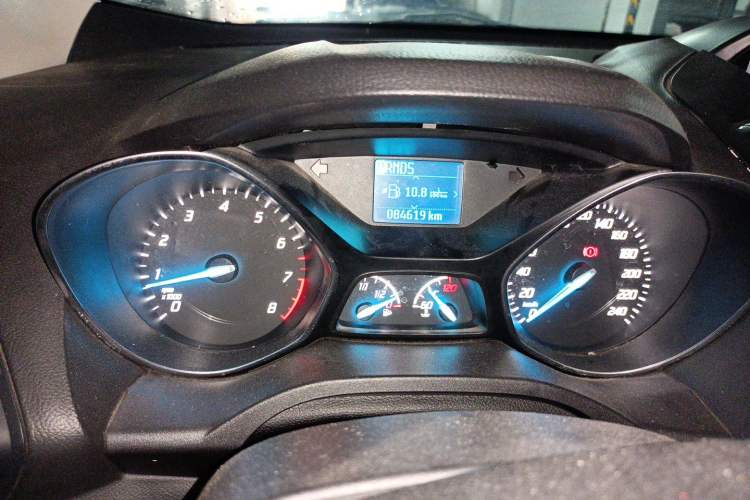 Used Ford Kuga 2013 1.6L GTDi Two-Wheel-Drive Comfort Model Odometer Close Up