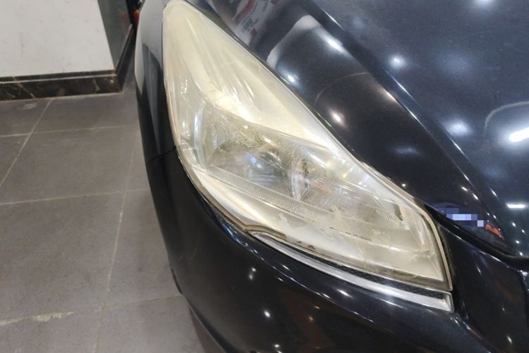 Used Ford Kuga 2013 1.6L GTDi 4x4 Elite Model Right Front Headlight