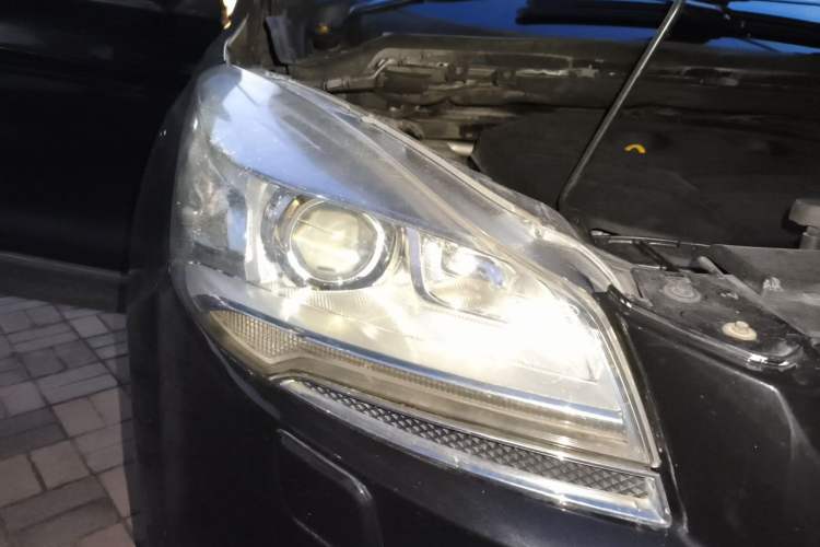 Used Ford Kuga 2013 2.0L GTDi Four-Wheel Drive Premium Model Right Front Headlight