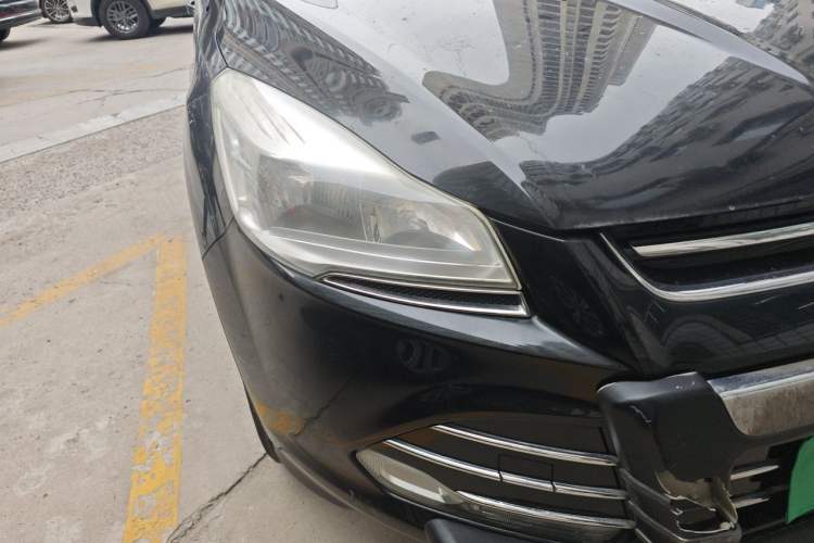 Used Ford Kuga 2013 1.6L GTDi 4x4 Elite Model Right Front Headlight