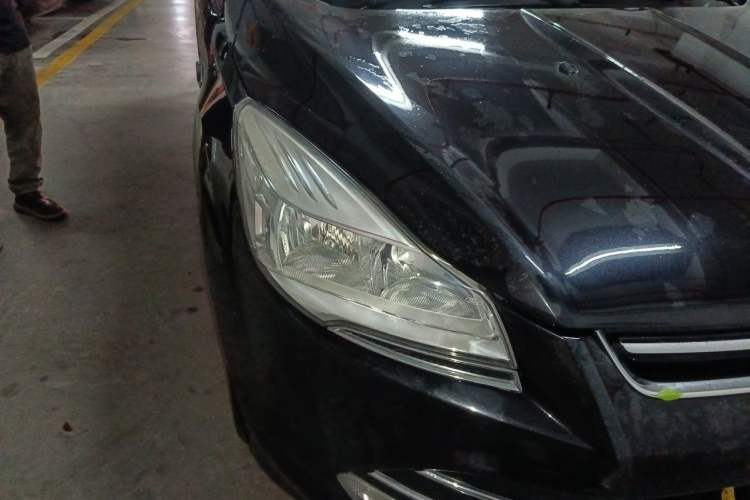 Used Ford Kuga 2013 1.6L GTDi 4x4 Elite Model Right Front Headlight