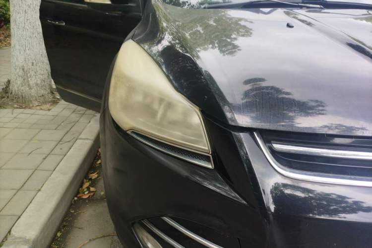 Used Ford Kuga 2013 2.0L GTDi Four-Wheel-Drive Elite Model Right Front Headlight