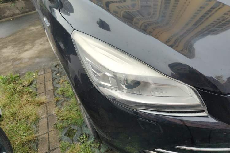 Used Ford Kuga 2013 2.0L GTDi Four-Wheel Drive Premium Model Right Front Headlight