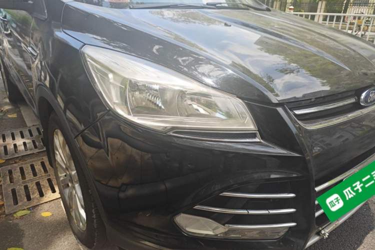 Used Ford Kuga 2013 2.0L GTDi Four-Wheel-Drive Elite Model Right Front Headlight