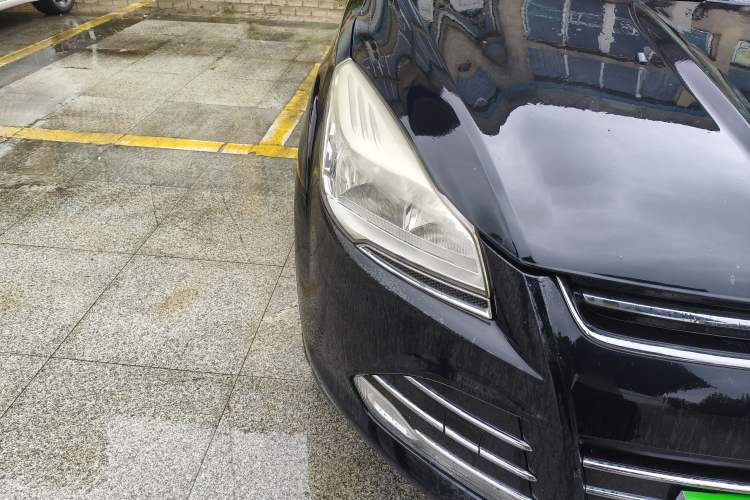 Used Ford Kuga 2013 1.6L GTDi 4x4 Elite Model Right Front Headlight