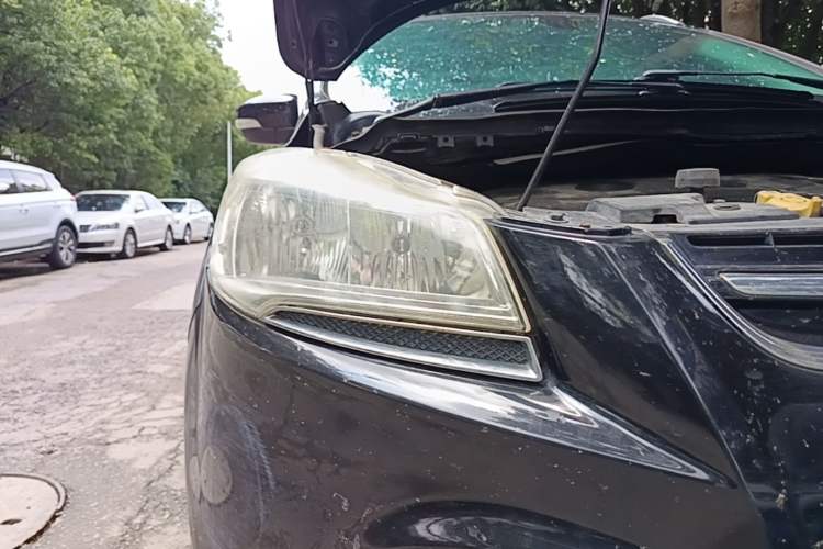 Used Ford Kuga 2013 2.0L GTDi Four-Wheel-Drive Elite Model Right Front Headlight
