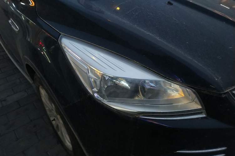 Used Ford Kuga 2013 1.6L GTDi 4x4 Elite Model Right Front Headlight