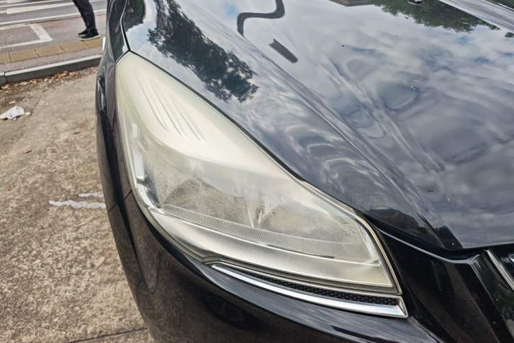 Used Ford Kuga 2013 2.0L GTDi Four-Wheel-Drive Elite Model Right Front Headlight