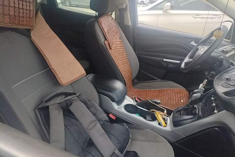 Used Ford Kuga 2013 1.6L GTDi Two-Wheel-Drive Comfort Model Right Front Seat