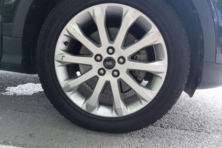 Used Ford Kuga 2013 1.6L GTDi 4x4 Elite Model Right Front Wheel Hub