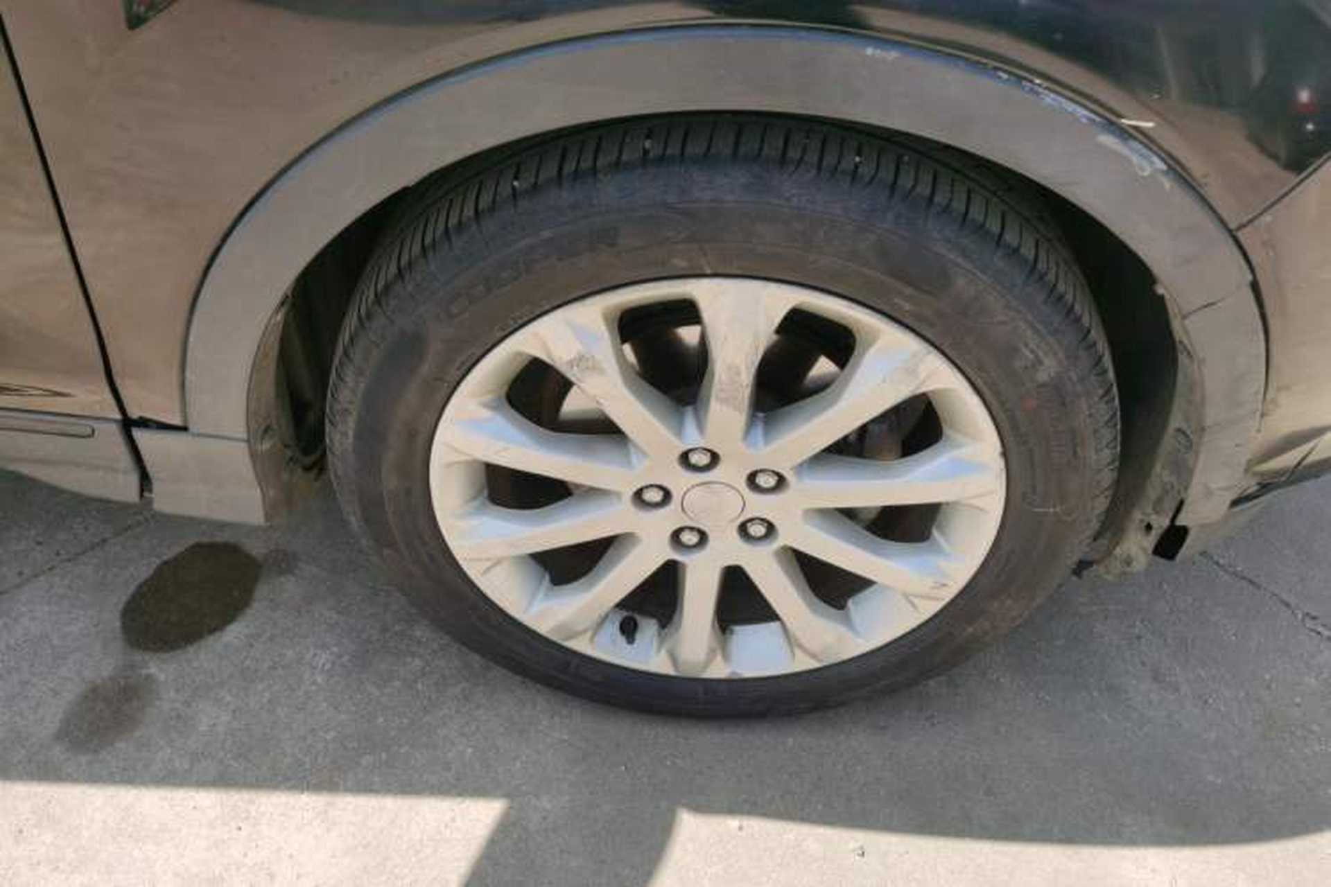 Used Ford Kuga 2013 1.6L GTDi Two-Wheel-Drive Comfort Model Right Front Wheel Hub