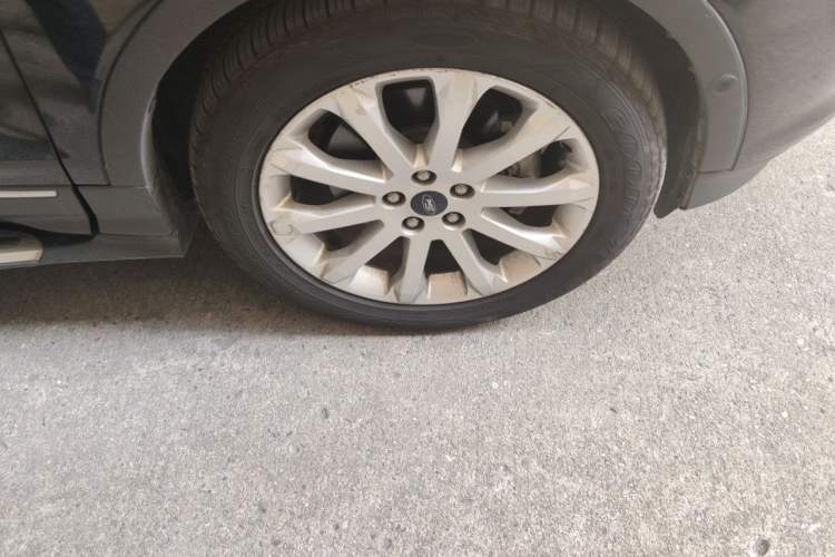 Used Ford Kuga 2013 2.0L GTDi Four-Wheel Drive Premium Model Right Front Wheel Hub