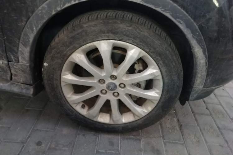 Used Ford Kuga 2013 1.6L GTDi 4x4 Elite Model Right Front Wheel Hub