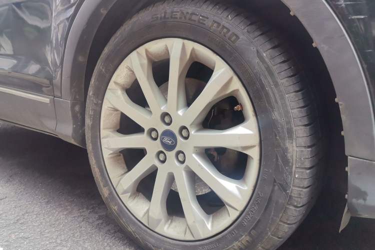 Used Ford Kuga 2013 1.6L GTDi 4x4 Elite Model Right Front Wheel Hub