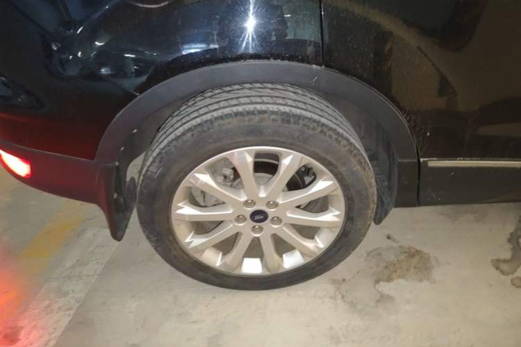 Used Ford Kuga 2013 1.6L GTDi 4x4 Elite Model Right Rear Wheel Hub