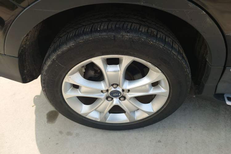 Used Ford Kuga 2013 2.0L GTDi Four-Wheel-Drive Sport Model Right Rear Wheel Hub