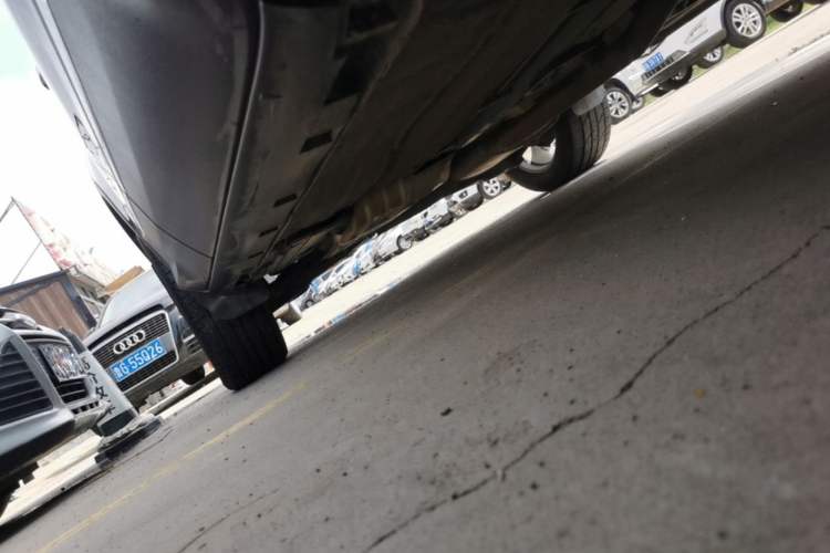Used Ford Kuga 2013 2.0L GTDi Four-Wheel-Drive Sport Model Right Side Sill