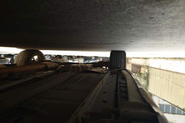 Used Ford Kuga 2013 2.0L GTDi Four-Wheel-Drive Sport Model Right Side Sill