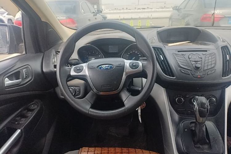 Used Ford Kuga 2013 1.6L GTDi Two-Wheel-Drive Comfort Model Steering Wheel
