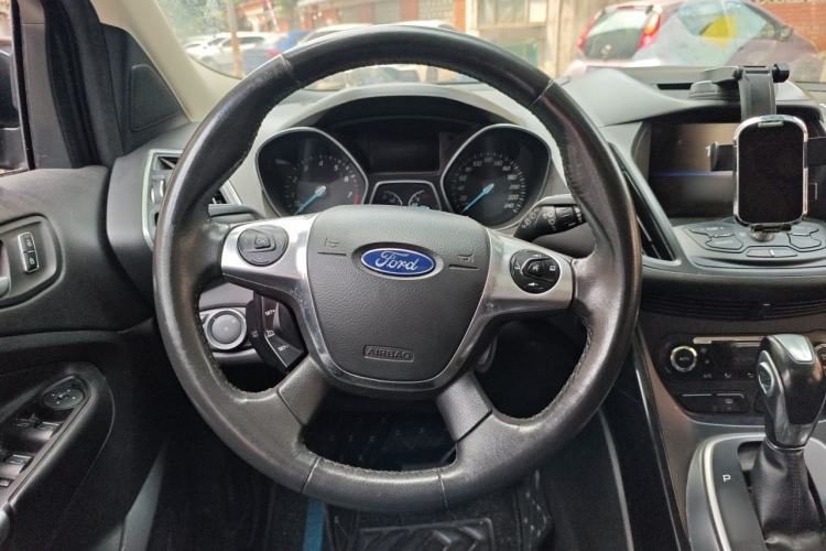 Used Ford Kuga 2013 2.0L GTDi Four-Wheel-Drive Sport Model Steering Wheel