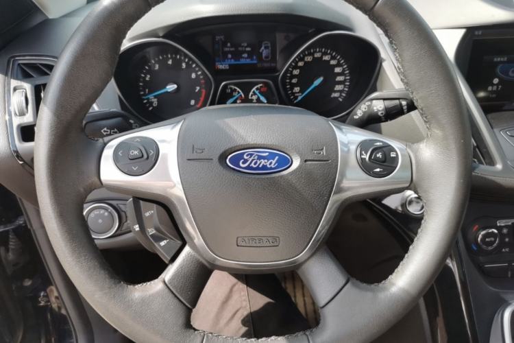 Used Ford Kuga 2013 2.0L GTDi Four-Wheel-Drive Sport Model Steering Wheel