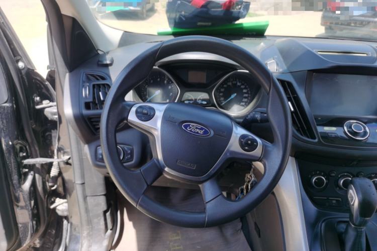 Used Ford Kuga 2013 1.6L GTDi Two-Wheel-Drive Comfort Model Steering Wheel