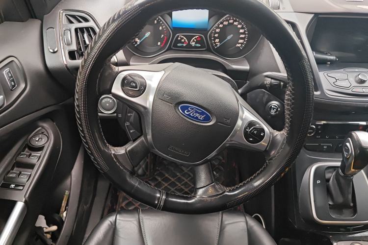 Used Ford Kuga 2013 2.0L GTDi Four-Wheel-Drive Sport Model Steering Wheel
