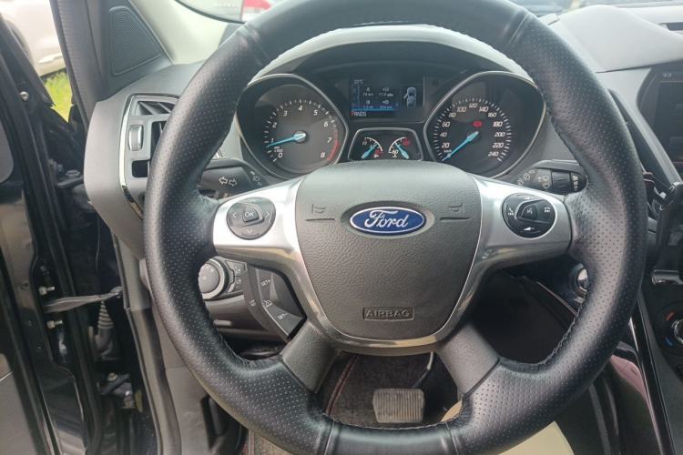 Used Ford Kuga 2013 2.0L GTDi Four-Wheel-Drive Sport Model Steering Wheel