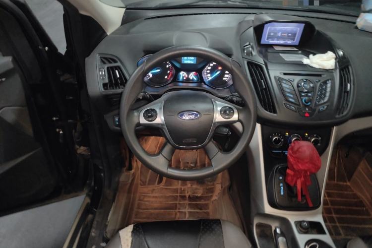 Used Ford Kuga 2013 1.6L GTDi Two-Wheel-Drive Comfort Model Steering Wheel