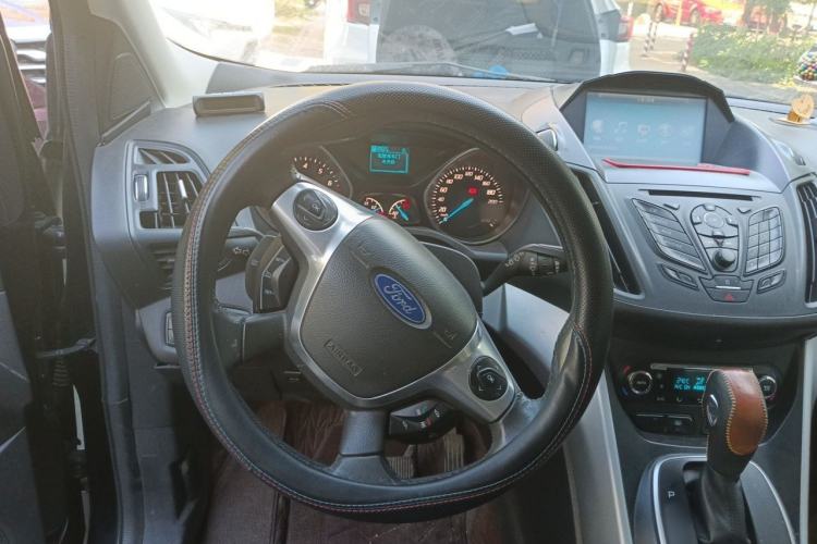 Used Ford Kuga 2013 1.6L GTDi Two-Wheel-Drive Trend Model Steering Wheel
