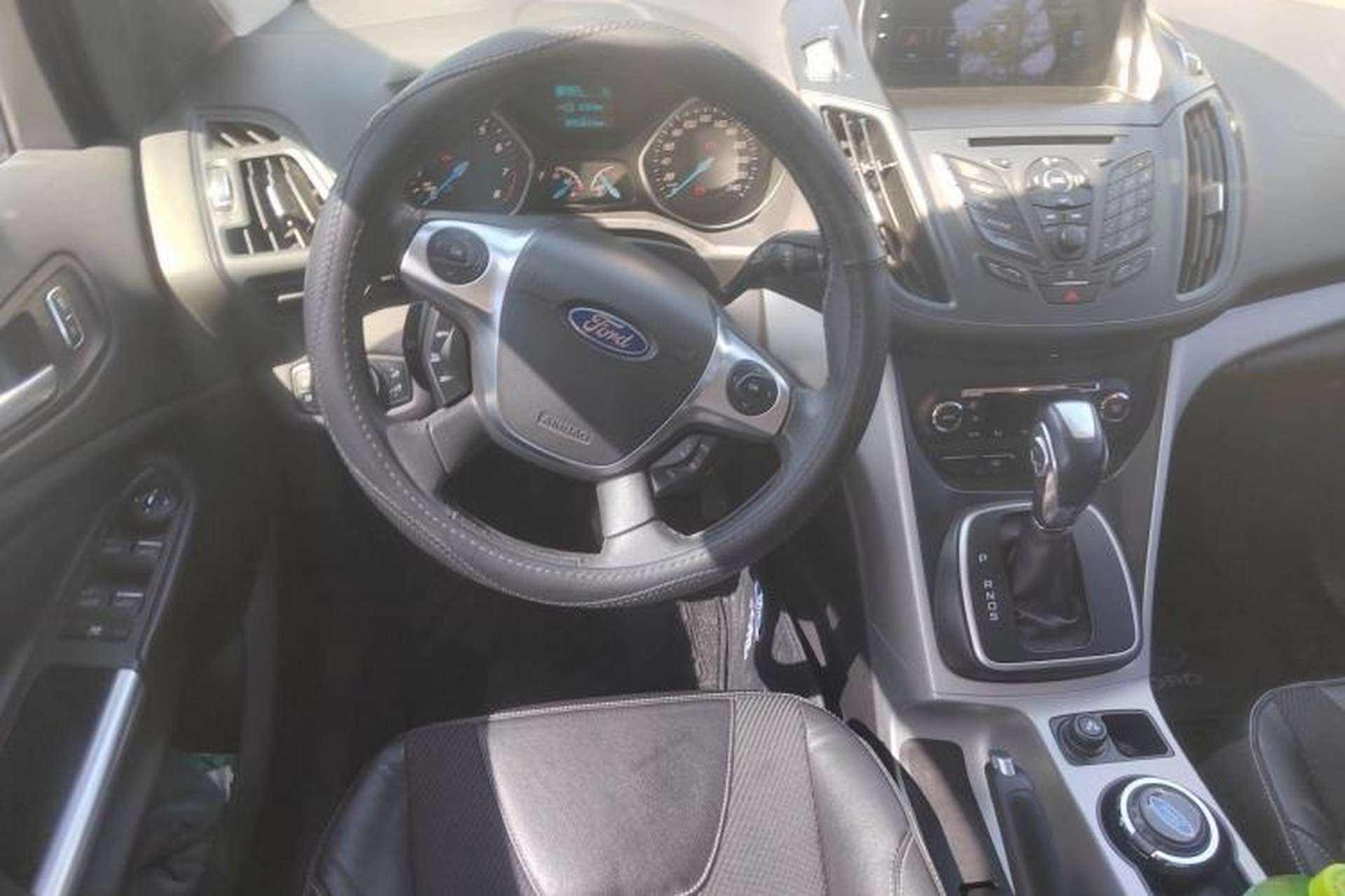 Used Ford Kuga 2013 1.6L GTDi Two-Wheel-Drive Trend Model Steering Wheel