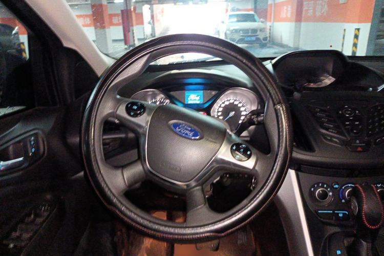 Used Ford Kuga 2013 1.6L GTDi Two-Wheel-Drive Comfort Model Steering Wheel
