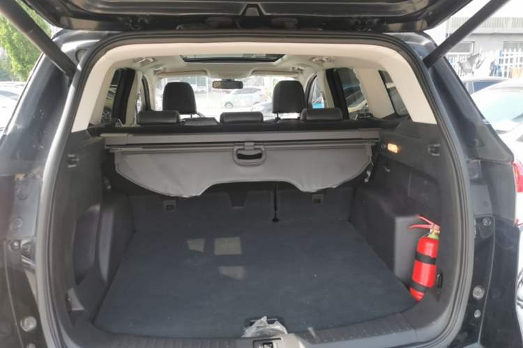 Used Ford Kuga 2013 2.0L GTDi Four-Wheel-Drive Sport Model Trunk