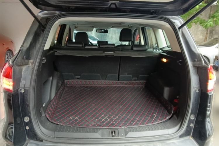 Used Ford Kuga 2013 1.6L GTDi Two-Wheel-Drive Trend Model Trunk