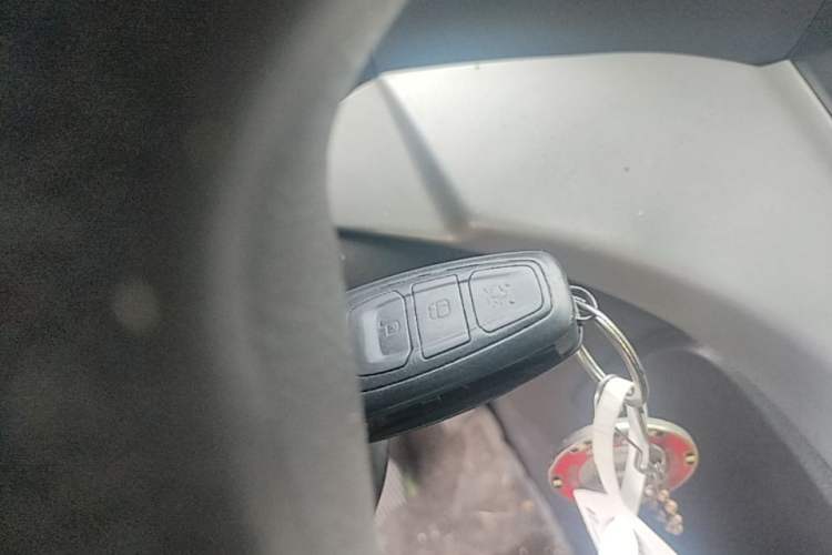 Used Ford Kuga 2013 1.6L GTDi Two-Wheel-Drive Comfort Model Vehicle Key
