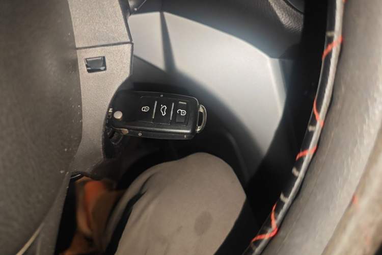 Used Ford Kuga 2013 1.6L GTDi Two-Wheel-Drive Comfort Model Vehicle Key