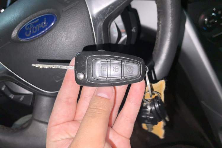 Used Ford Kuga 2013 1.6L GTDi Two-Wheel-Drive Trend Model Vehicle Key