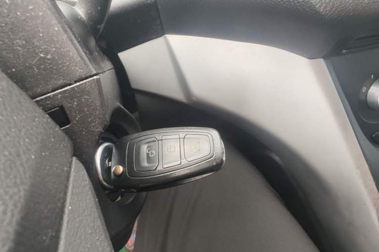 Used Ford Kuga 2013 1.6L GTDi Two-Wheel-Drive Comfort Model Vehicle Key