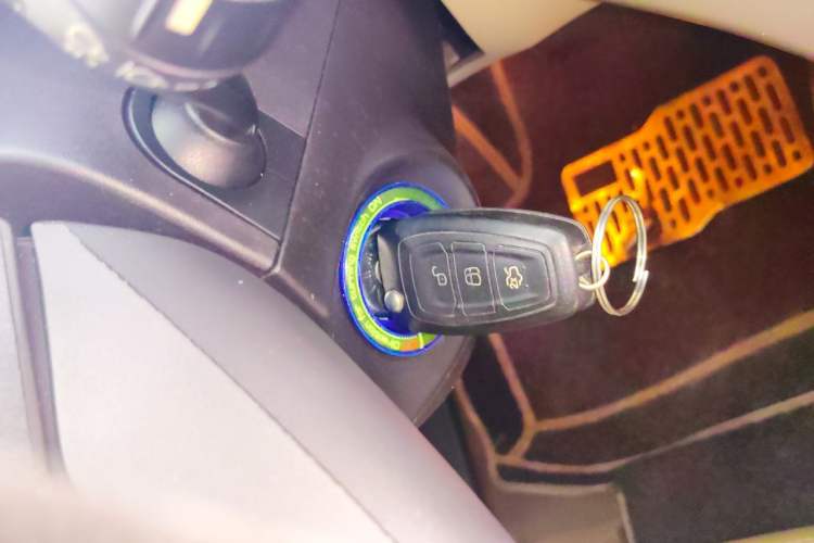 Used Ford Kuga 2013 2.0L GTDi Four-Wheel-Drive Elite Model Vehicle Key