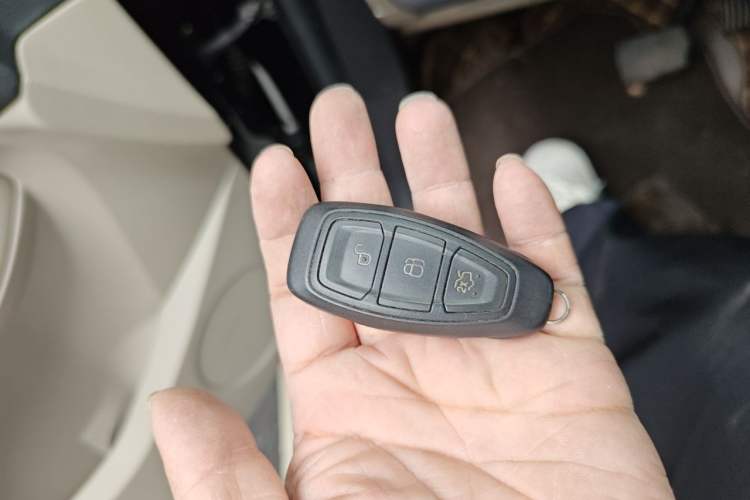 Used Ford Kuga 2013 2.0L GTDi Four-Wheel Drive Premium Model Vehicle Key